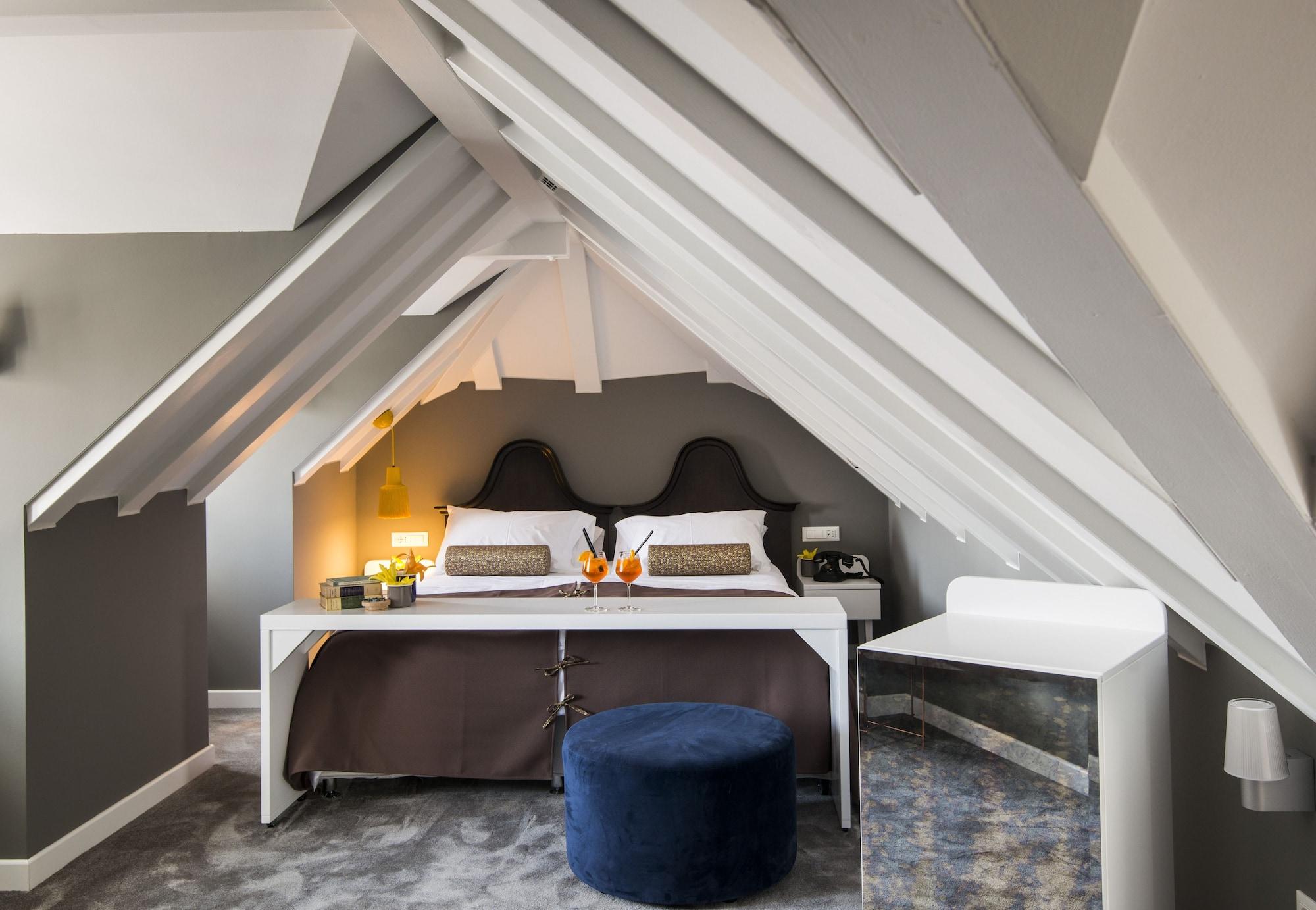 เซ็นจูรี 12 เฮอริเทจ โฮเต็ล Hotel โตรกีร์ ภายนอก รูปภาพ