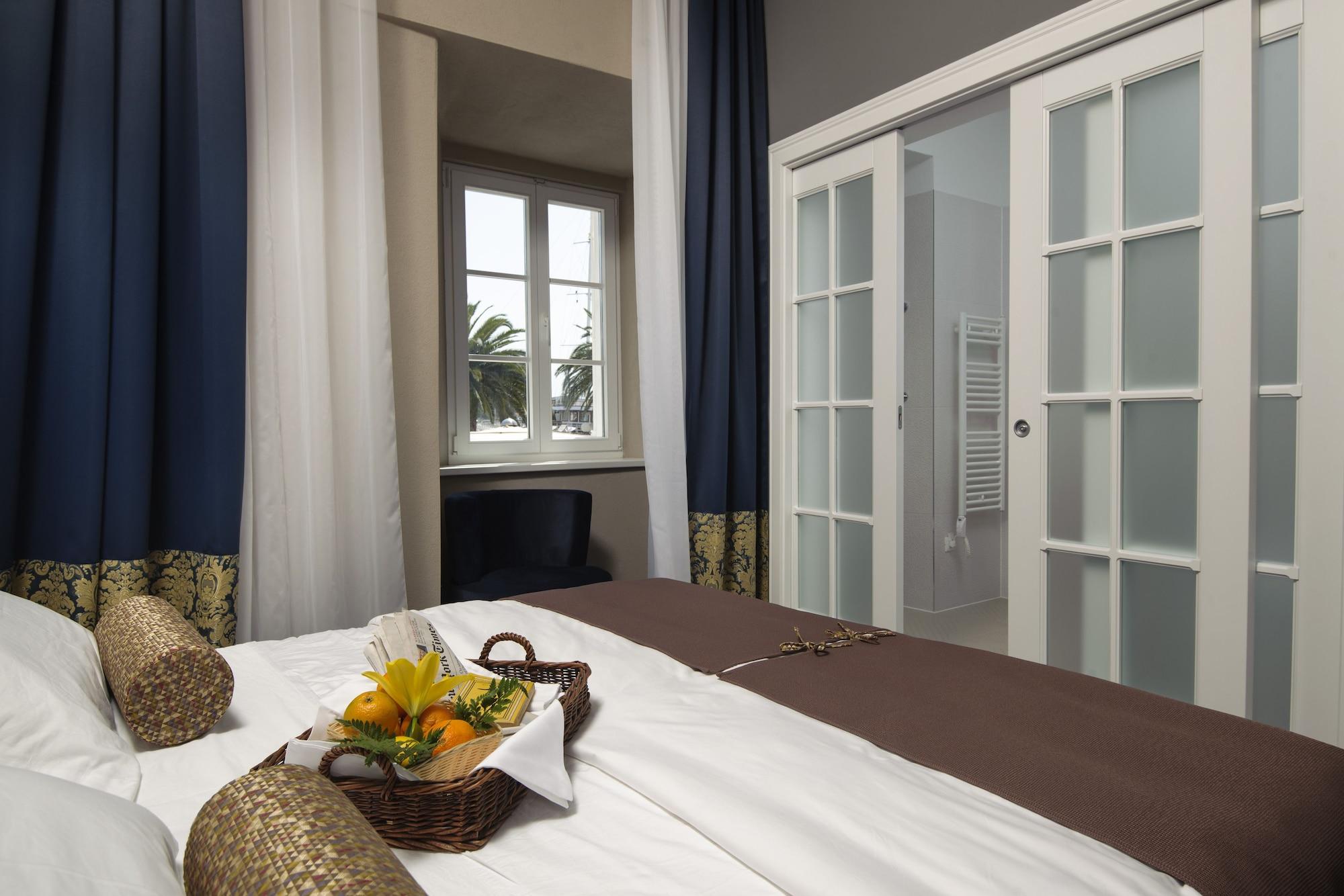 เซ็นจูรี 12 เฮอริเทจ โฮเต็ล Hotel โตรกีร์ ภายนอก รูปภาพ