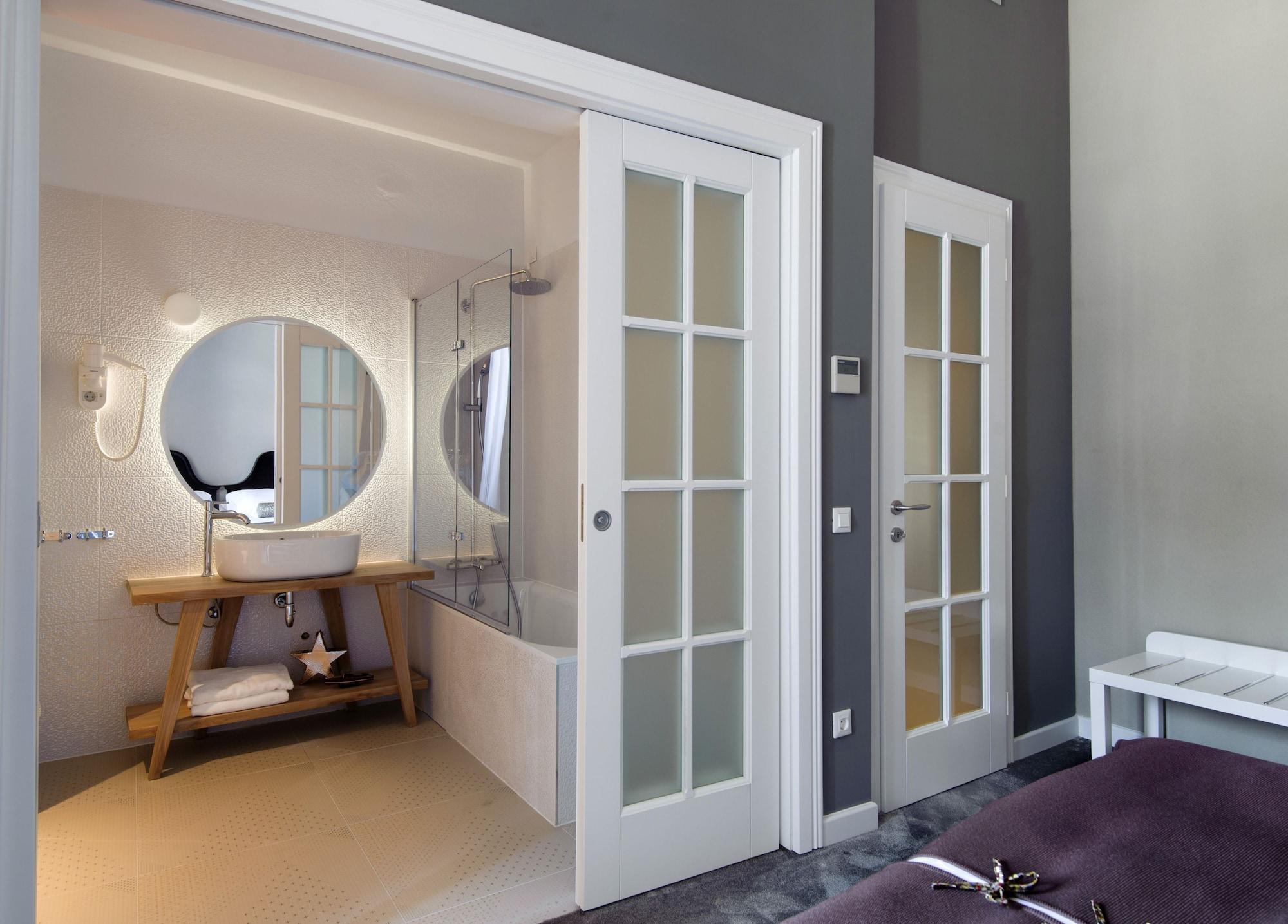 เซ็นจูรี 12 เฮอริเทจ โฮเต็ล Hotel โตรกีร์ ภายนอก รูปภาพ