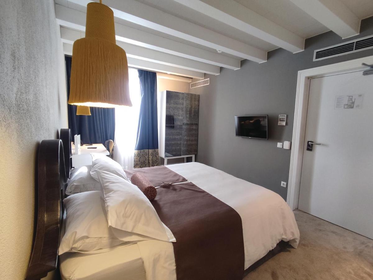 เซ็นจูรี 12 เฮอริเทจ โฮเต็ล Hotel โตรกีร์ ภายนอก รูปภาพ