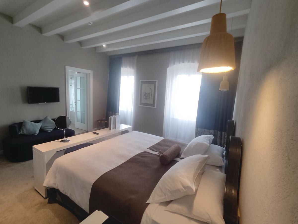 เซ็นจูรี 12 เฮอริเทจ โฮเต็ล Hotel โตรกีร์ ภายนอก รูปภาพ