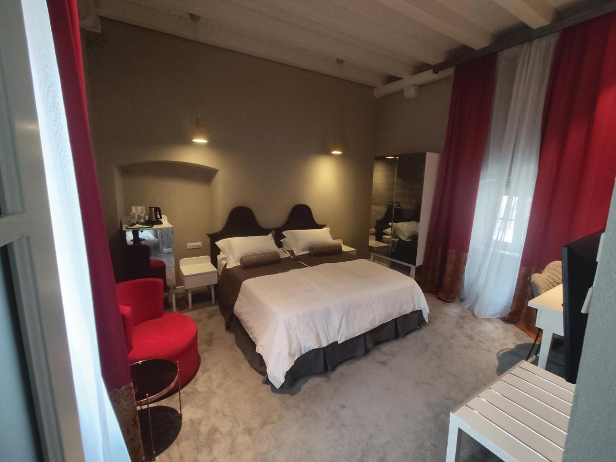 เซ็นจูรี 12 เฮอริเทจ โฮเต็ล Hotel โตรกีร์ ภายนอก รูปภาพ