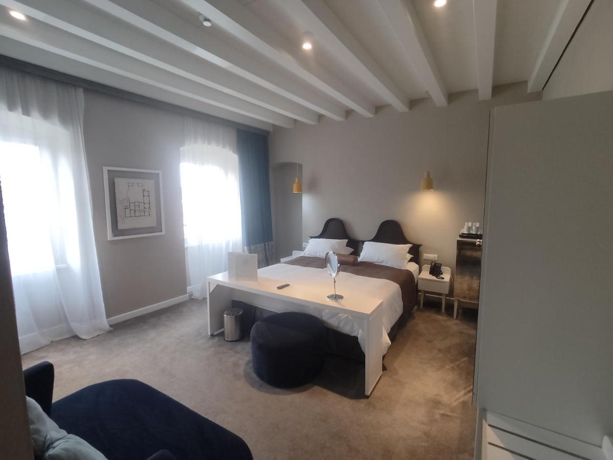 เซ็นจูรี 12 เฮอริเทจ โฮเต็ล Hotel โตรกีร์ ภายนอก รูปภาพ
