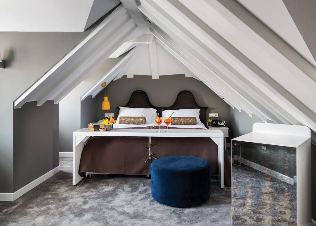 เซ็นจูรี 12 เฮอริเทจ โฮเต็ล Hotel โตรกีร์ ภายนอก รูปภาพ